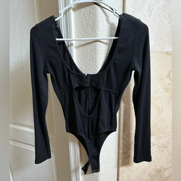 Princess Polly | Black Bodysuit - Picture 2 of 5